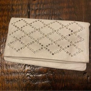 Kressline white clutch